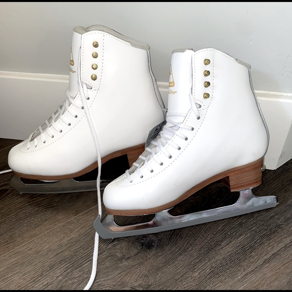NWT Jackson Competitor ice skate size 5.5